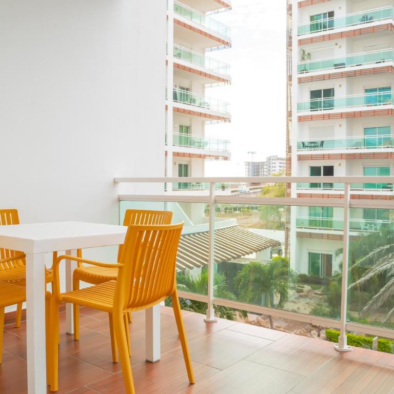 condominio con una bonita vista del puerto deportivo de G P S rentas - Two-Bedroom Apartment - 18