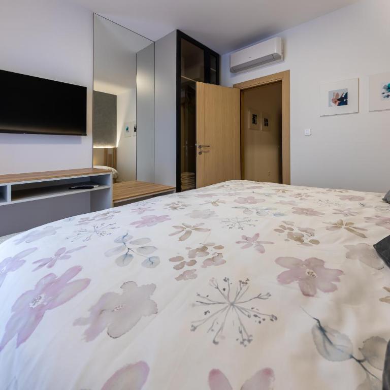 Deluxe apartment Amila - Two-Bedroom Apartment - 29