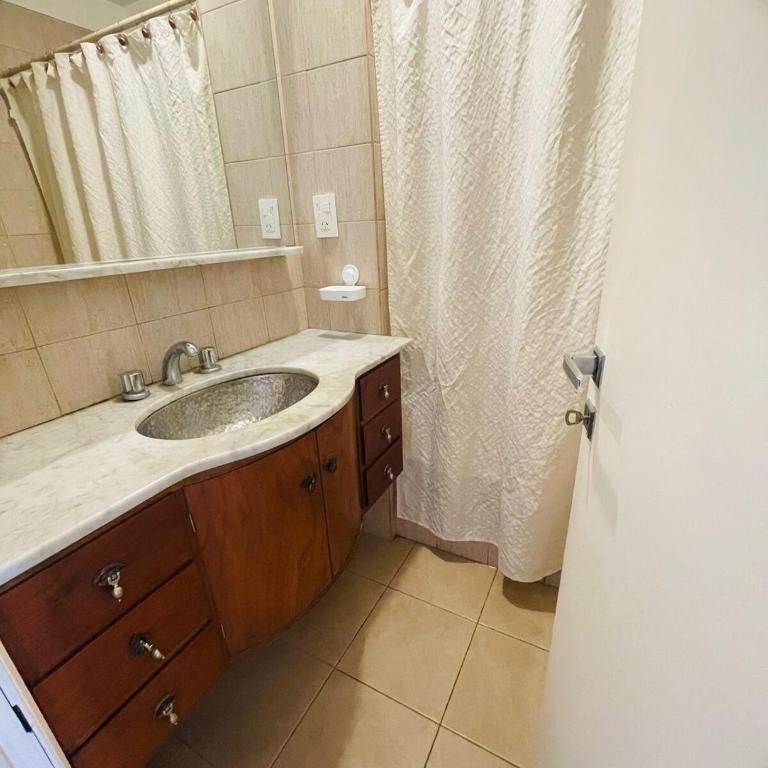 Amplio Monoambiente - Plaza España - One-Bedroom Apartment - 5