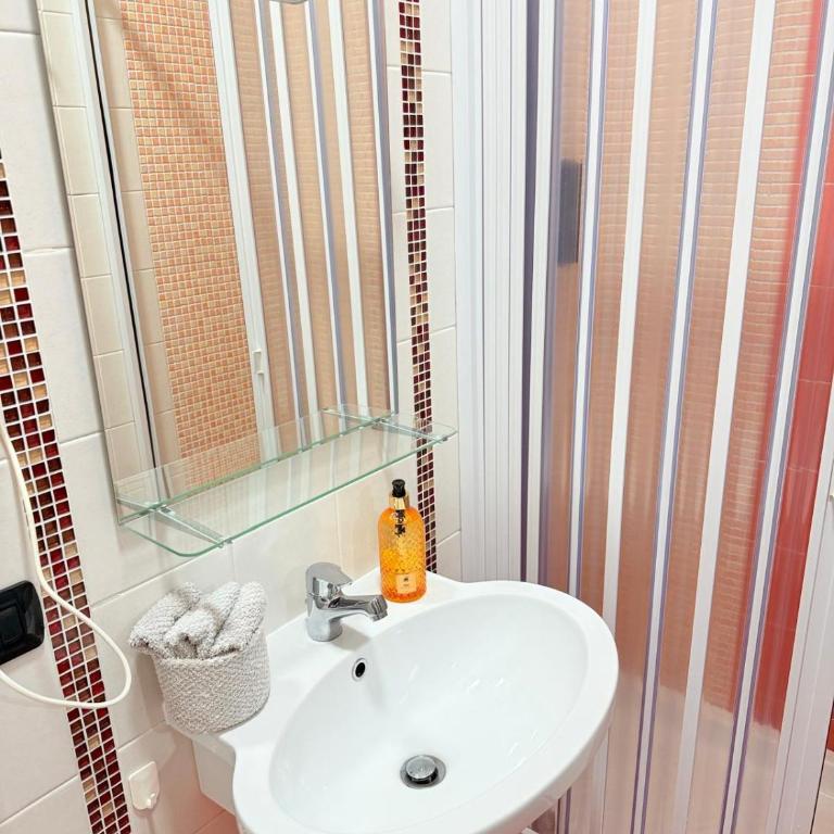 House Montesanto 21 - Appartamento con 2 Camere da Letto - 46