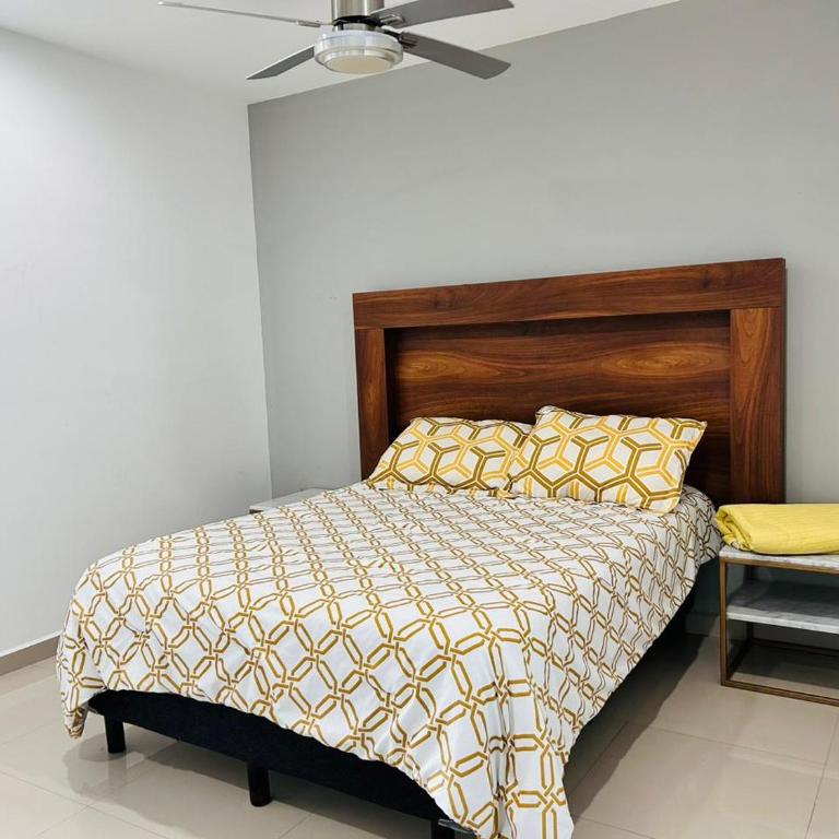 depa vista al atardecer y a pie de playa by G P S rentas - One-Bedroom Apartment - 8