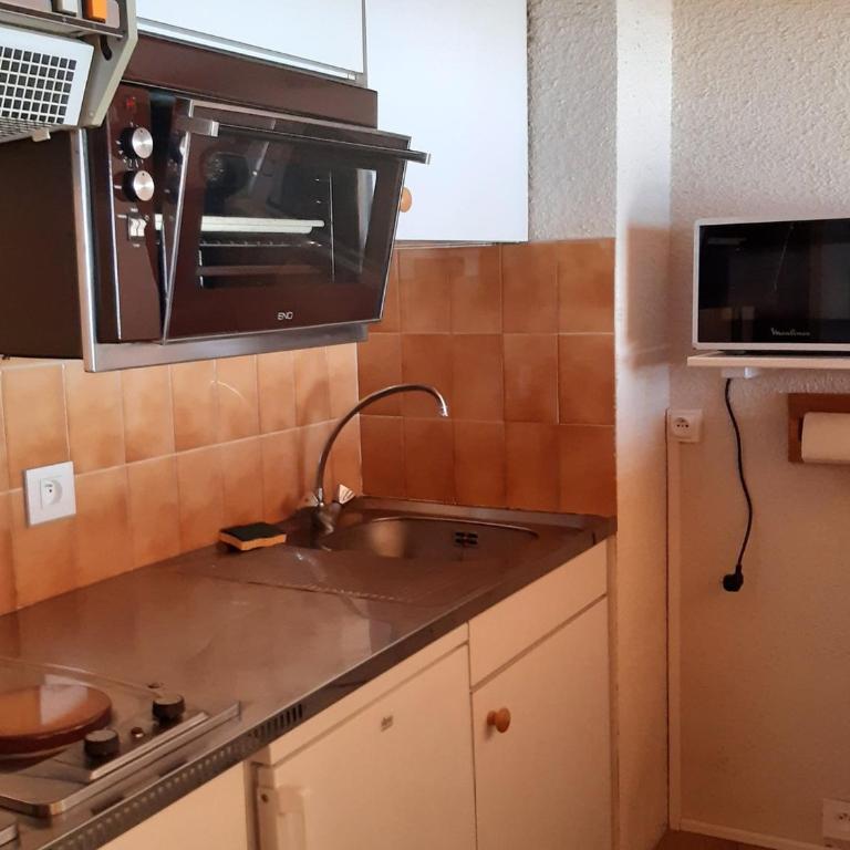 Studio Mezzanine 4 Pers, Parking, Près Centre Châtel - FR-1-676-213 - Studio - 3