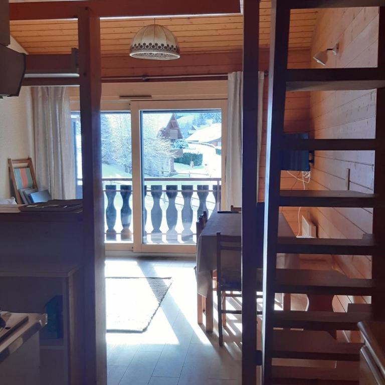 Studio Mezzanine 4 Pers, Parking, Près Centre Châtel - FR-1-676-213 - Studio - 4