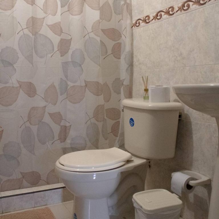 Apartamento con buena ubicación PARA FAMILIA Grande - Apartamento - 20