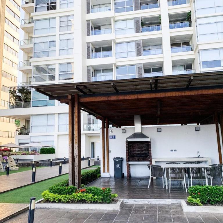 2 dormitorios vista lateral al rio, parqueo - Apartamento de 1 dormitorio - 10