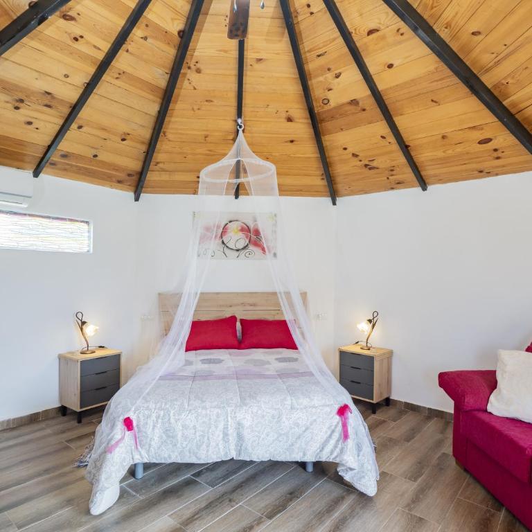 Cubo's Finca la Rosa del Zangano - Three-Bedroom House - 39