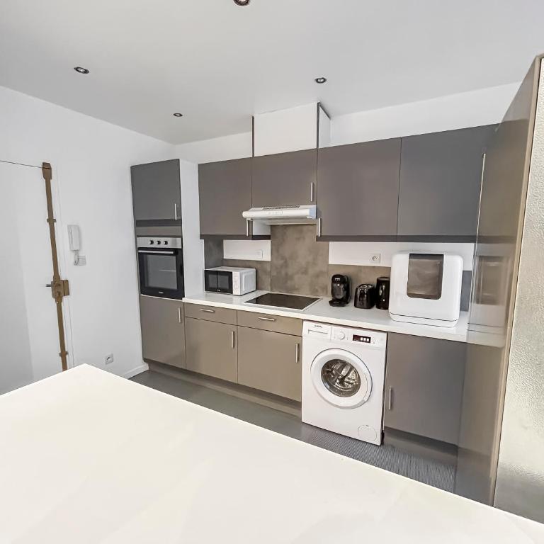Charme et confort proche du port et des plages - Two-Bedroom Apartment - 11