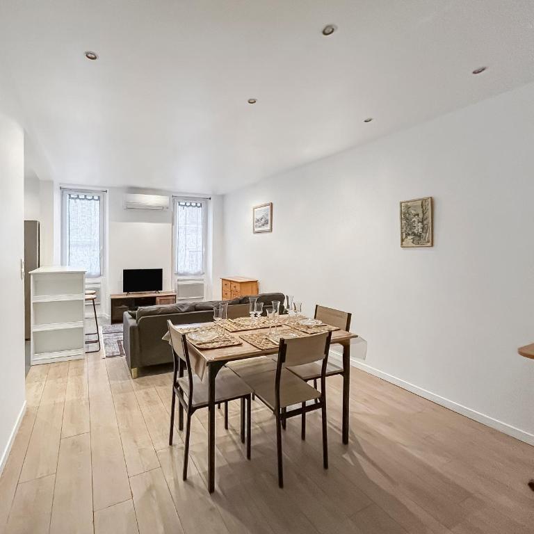 Charme et confort proche du port et des plages - Two-Bedroom Apartment - 9