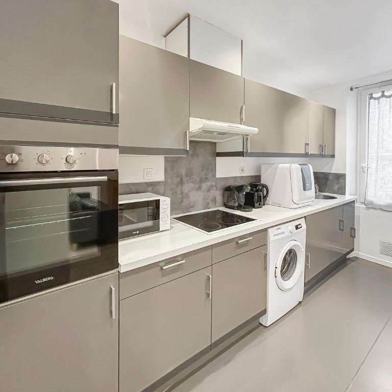 Charme et confort proche du port et des plages - Two-Bedroom Apartment - 12