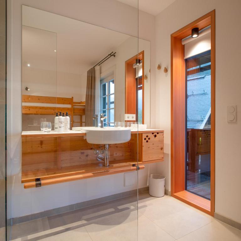 Biohotel Gralhof - Vierbettzimmer mit Seeblick - 4