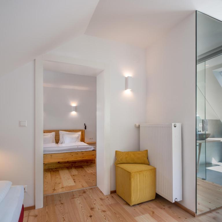 Biohotel Gralhof - Doppelzimmer mit Bergblick - 4