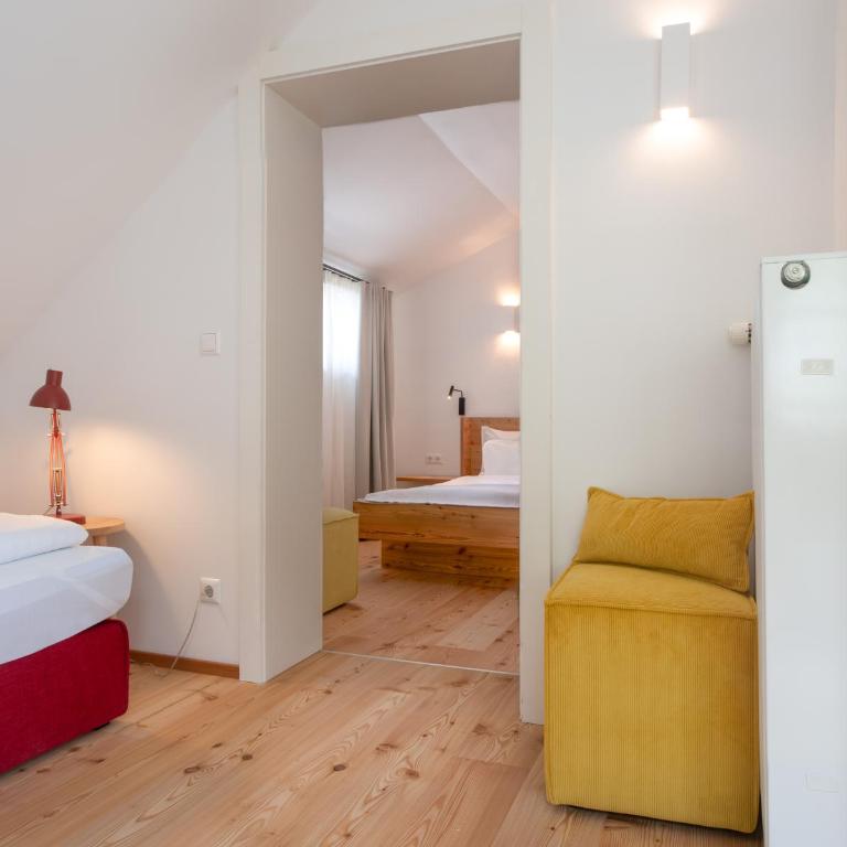 Biohotel Gralhof - Doppelzimmer mit Bergblick - 5