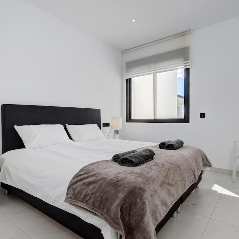 Chic Penthouse with Scenic Views at Estepona Hills! - Apartamento de 2 dormitorios con vistas a la montaña - 6