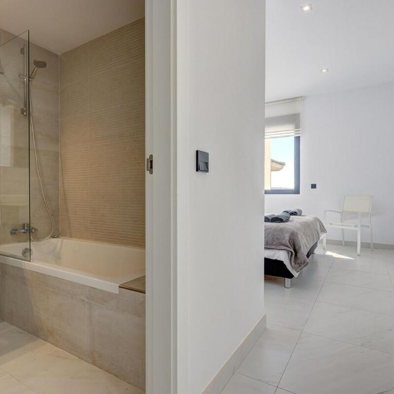 Chic Penthouse with Scenic Views at Estepona Hills! - Apartamento de 2 dormitorios con vistas a la montaña - 31