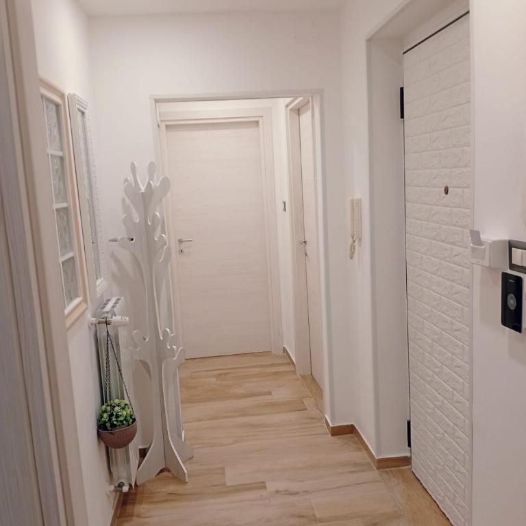 Trieste Apartment - Appartamento con 2 Camere da Letto - 13