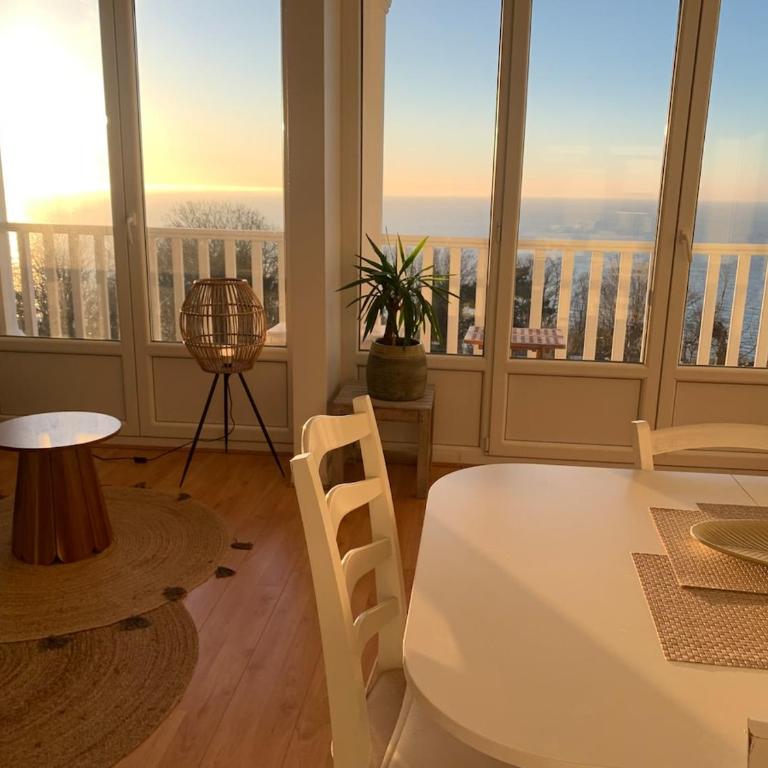 Vacances à Trouville en famille vue mer - Two-Bedroom Apartment with Terrace and Sea View - 29