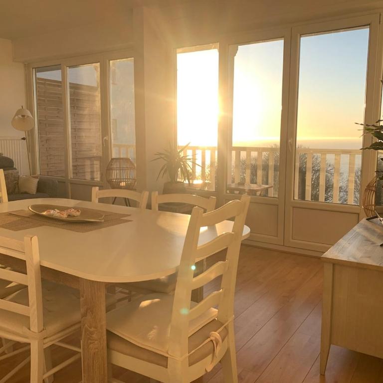 Vacances à Trouville en famille vue mer - Two-Bedroom Apartment with Terrace and Sea View - 28