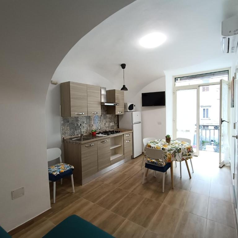 Ortensia Casa Vacanze Napoli - Appartamento Superior con 1 Camera da Letto e Balcone - 9