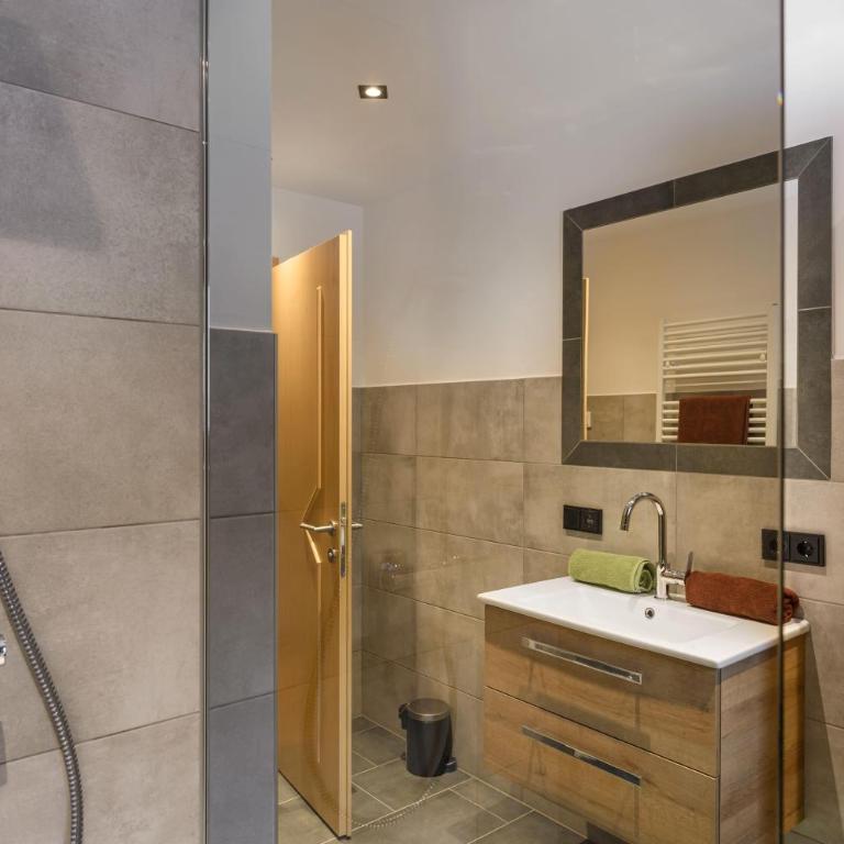 Ferienwohnung Wiesenweg inklusive kostenfreiem Eintritt in die Alpentherme - Apartment mit 2 Schlafzimmern und Dusche - 7