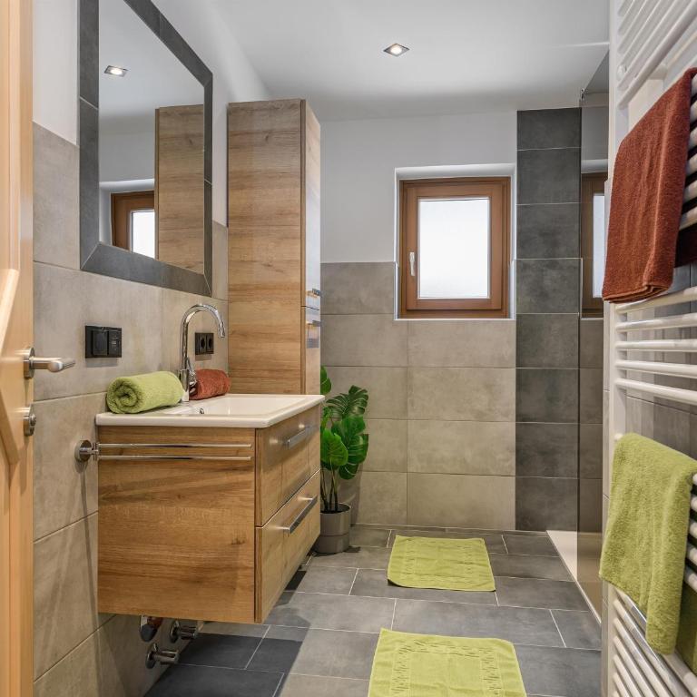 Ferienwohnung Wiesenweg inklusive kostenfreiem Eintritt in die Alpentherme - Apartment mit 2 Schlafzimmern und Dusche - 8