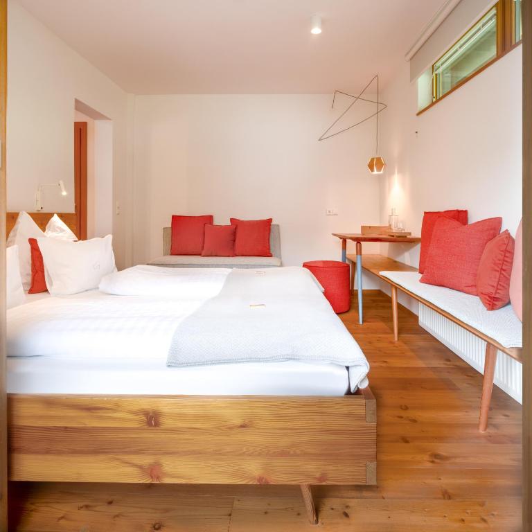 Biohotel Gralhof - Doppelzimmer mit Balkon - 4