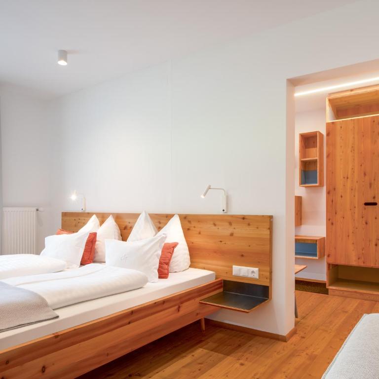 Biohotel Gralhof - Doppelzimmer mit Balkon - 5