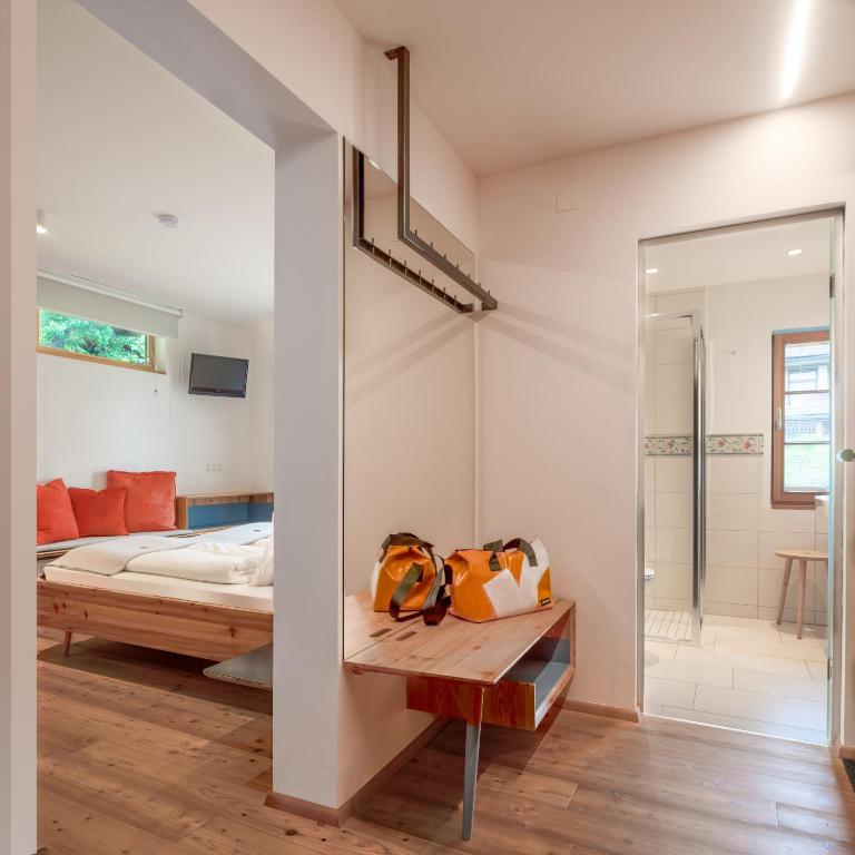 Biohotel Gralhof - Doppelzimmer mit Balkon - 8