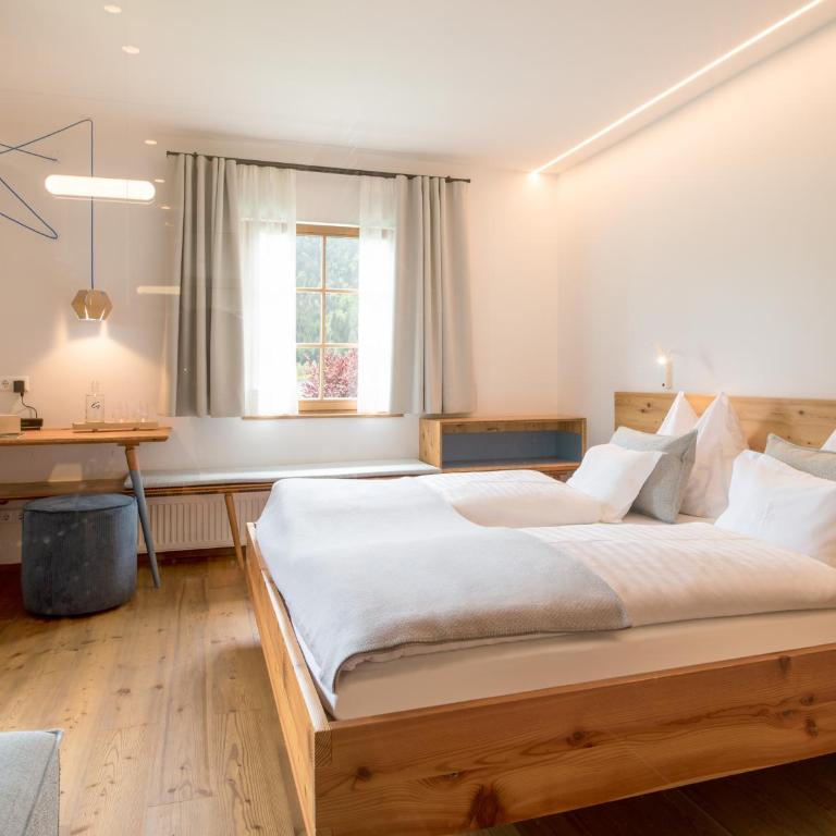 Biohotel Gralhof - Doppelzimmer mit Seeblick - 4