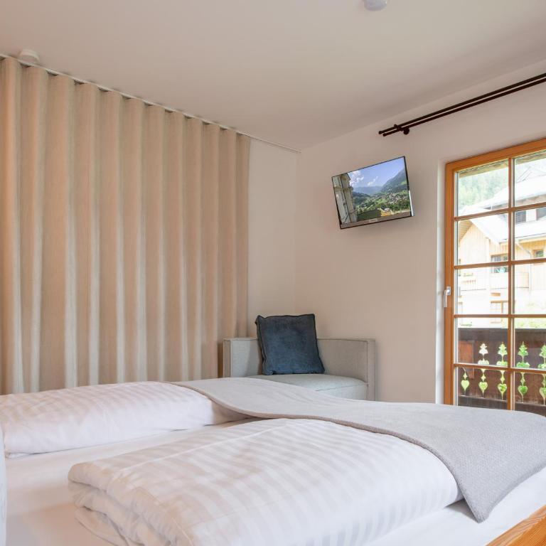 Biohotel Gralhof - Doppelzimmer mit Seeblick - 8