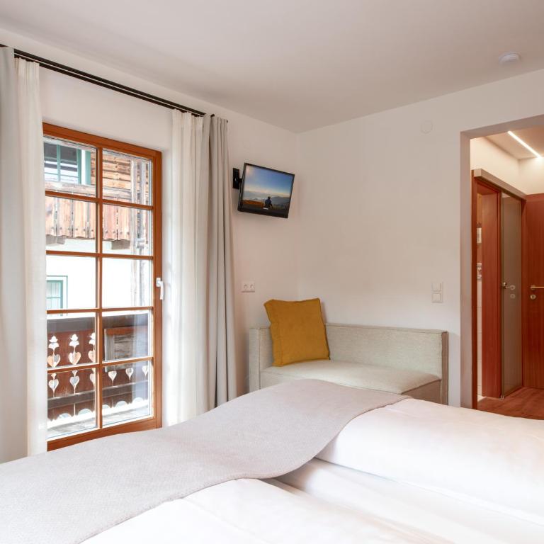 Biohotel Gralhof - Doppelzimmer mit Seeblick - 4