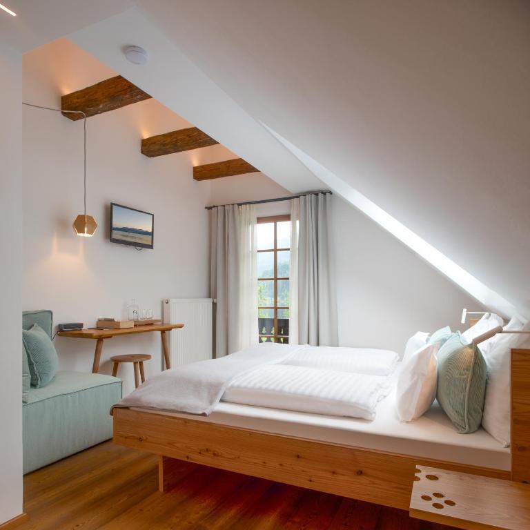 Biohotel Gralhof - Doppelzimmer mit Seeblick - 6
