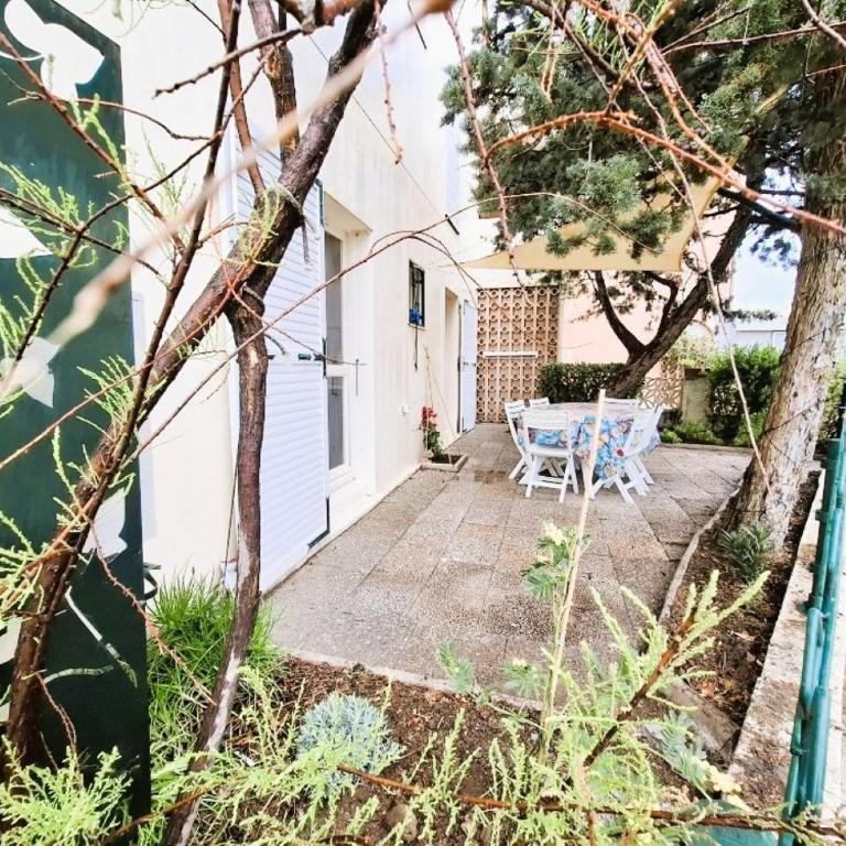 Rez de jardin climatisé avec grande terrasse - Two-Bedroom House - 59