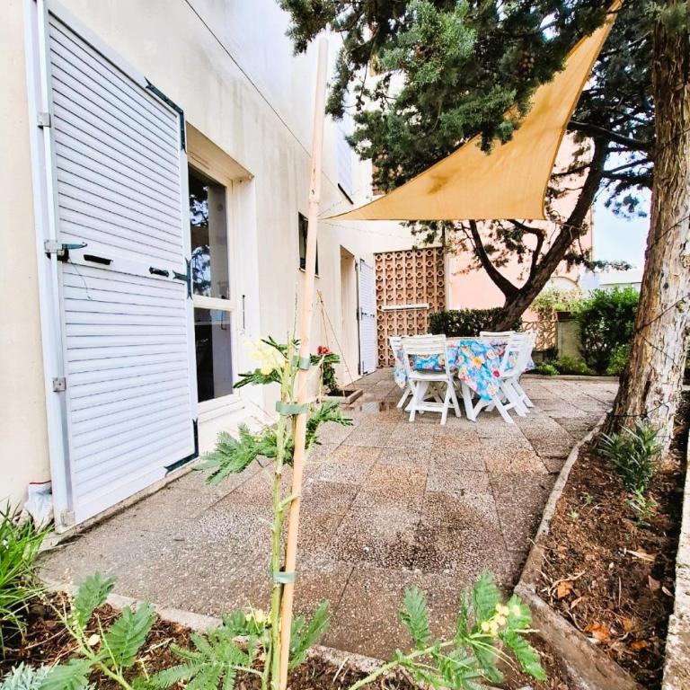 Rez de jardin climatisé avec grande terrasse - Two-Bedroom House - 67