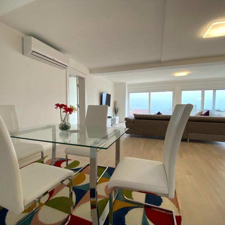 Apartments Marina - One-Bedroom Apartment with Sea View and Balcony - 11