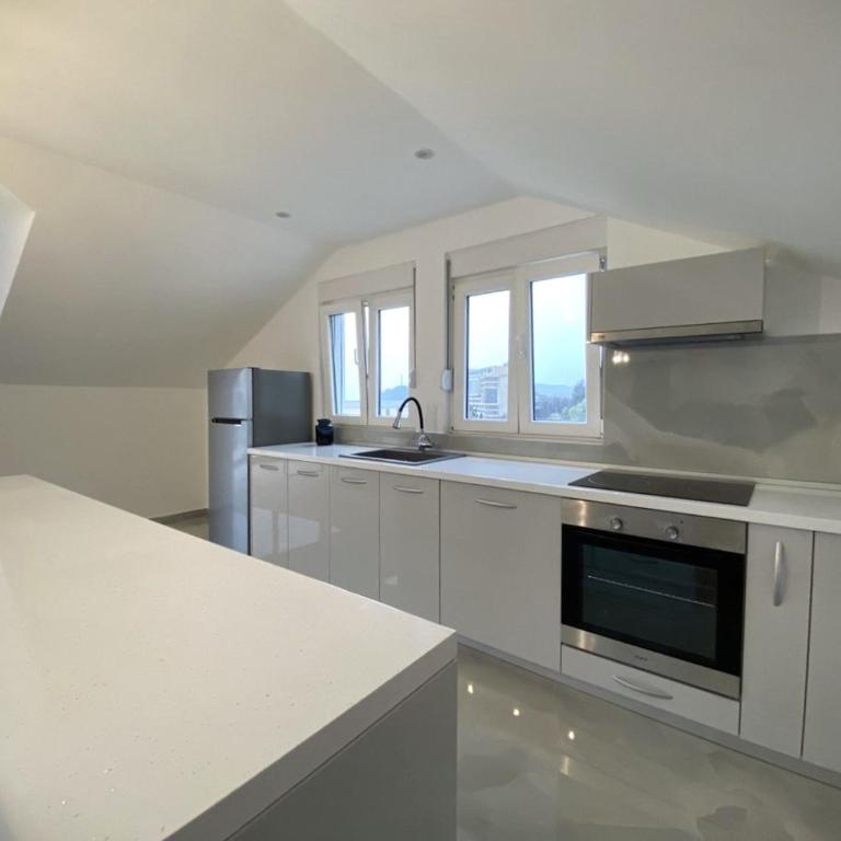 Apartments Marina - One-Bedroom Apartment with Sea View and Balcony - 12