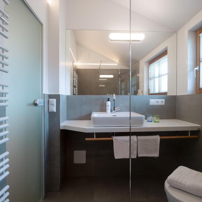 Biohotel Gralhof - Deluxe Doppelzimmer mit Balkon - 4