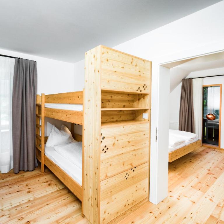 Biohotel Gralhof - Vierbettzimmer mit Seeblick - 8