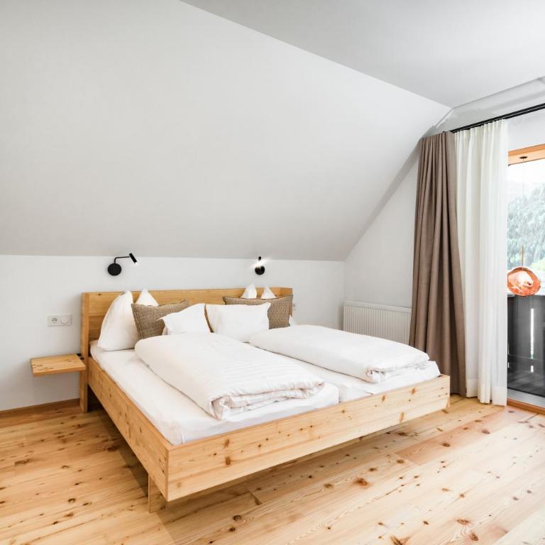 Biohotel Gralhof - Vierbettzimmer mit Seeblick - 5