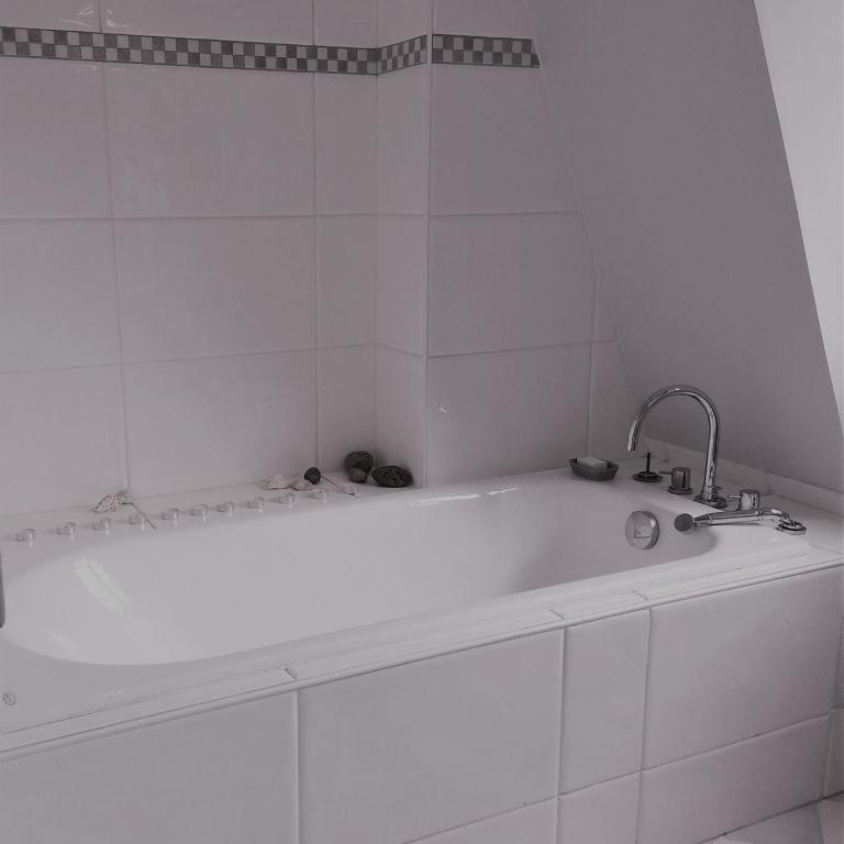 House facing Roland Garros stadium - 5 bedrooms - Maison 5 Chambres - 100