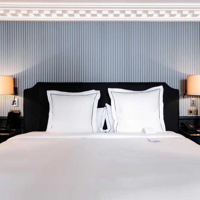 Hôtel de Berri Champs-Élysées, a Luxury Collection Hotel - Prestige Suite, 1 King, Sofa bed - 2
