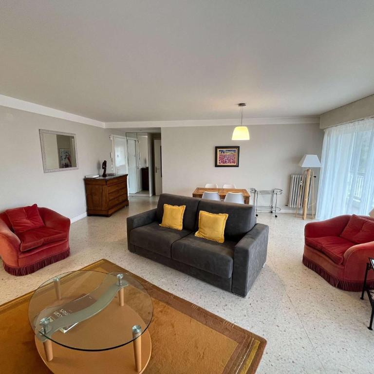 B052-Bel appartement spacieux grand balcon et garage - Apartamento - 2