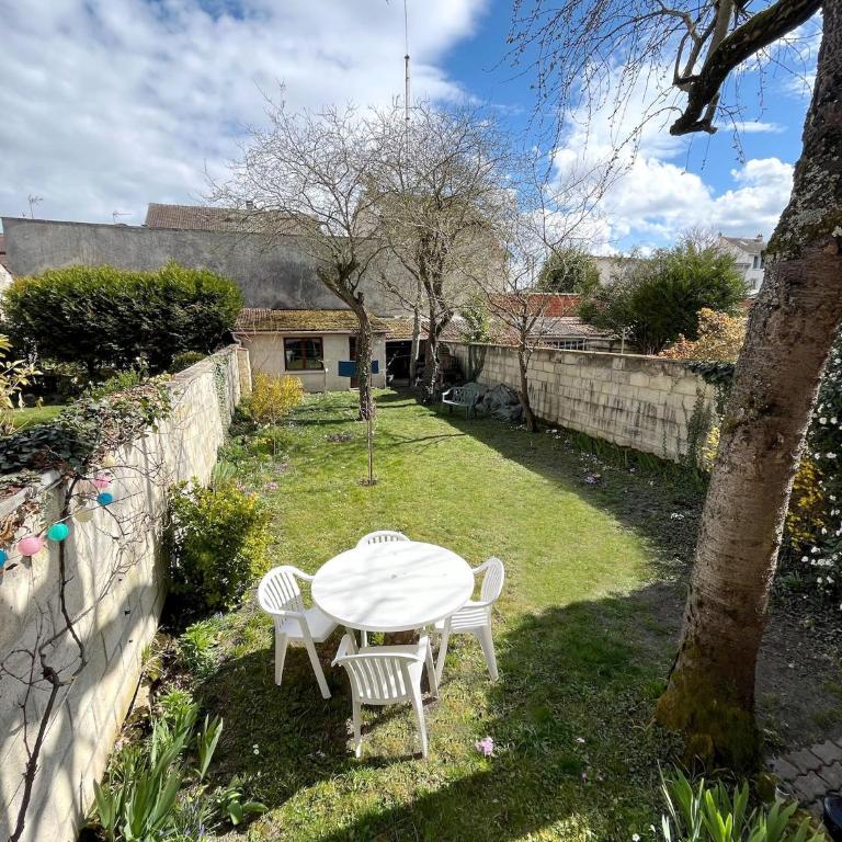 Maison meulière du 34e Sacre, à proximité du Domaine Pommery - Villa 2 Chambres - 38
