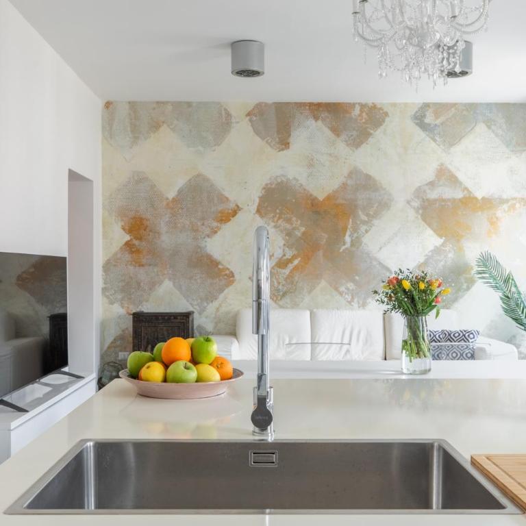 Trastevere Modern 4BR 4baths, WIFI, AC, custom kitchen, living room - Apartment - 5
