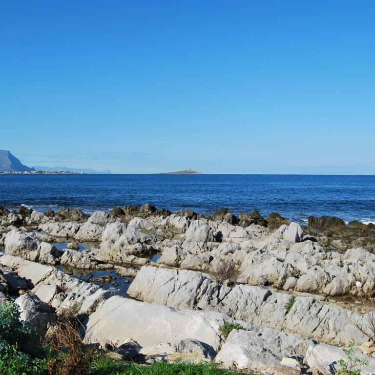 Casa Punta Barcarello, Sferracavallo fronte mare e tramonti da sogno, vicino alla splendida spiaggia di Mondello - One-Bedroom Apartment - 34