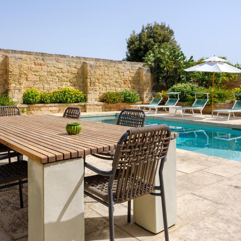 Masseria Bernardini by Symphonya Luxury Holiday Rentals - Camera King con Vista Giardino - 12