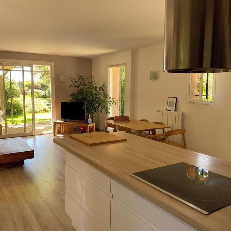 Les Arbousiers - villa climatisée avec piscine, au calme - Villa mit privatem Pool - 9
