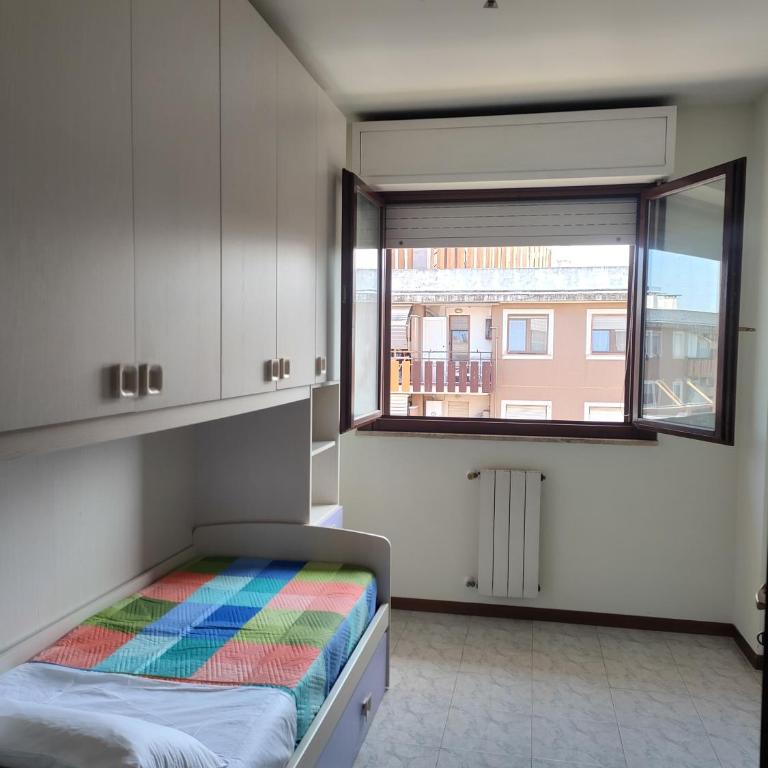 Trilocale in Via delle Azzorre - Appartamento con 2 Camere da Letto - 14