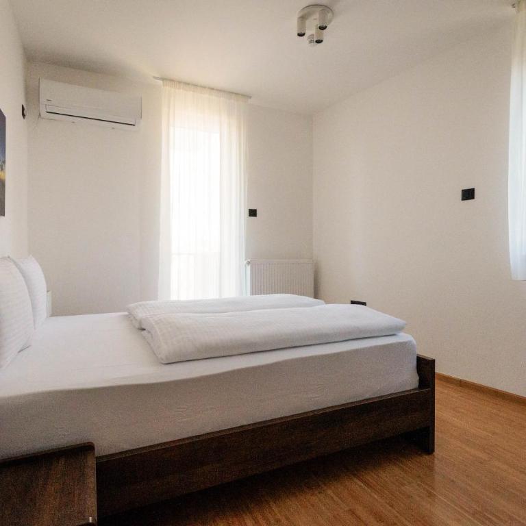 TESLA Residence Subotica - Two-Bedroom Family Apartment - 11