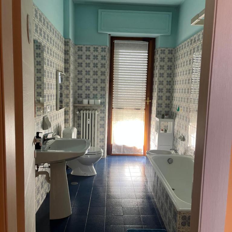 Boutique Affittacamere Attico In Centro - Camera Matrimoniale con Bagno in Comune - 22