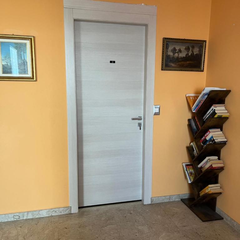 Boutique Affittacamere Attico In Centro - Camera Matrimoniale con Bagno in Comune - 11